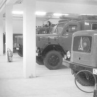 Bild vergrößern: Feuerwehr Biberach - Alte Fahrzeughalle mit alten Feuerwehrfahrzeugen