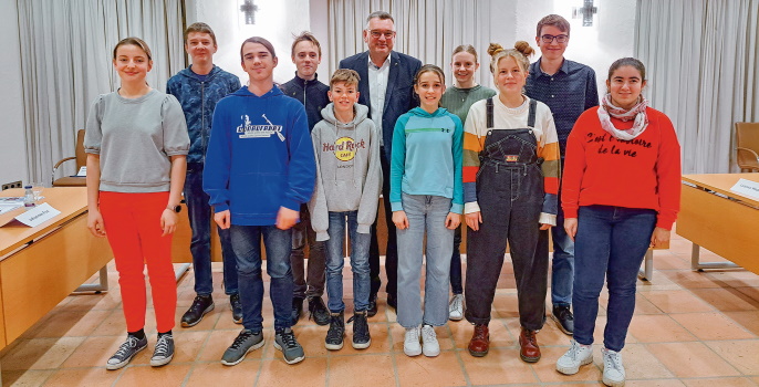 Bild vergrößern: Oberbürgermeister Norbert Zeidler begrüßte die neu gewählten Jugendparlamentarier.