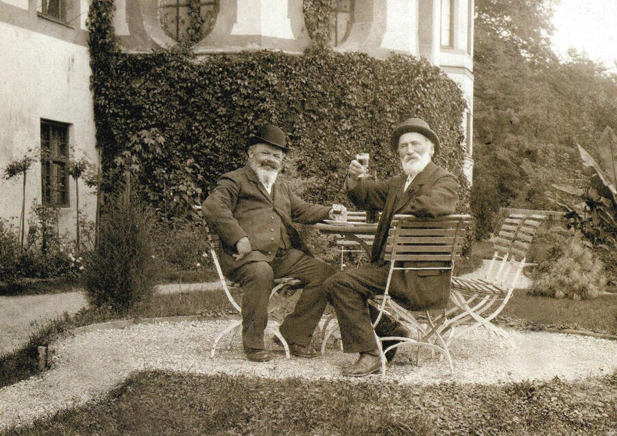 Bild vergrößern: Das Foto zeigt Anton Braith (l.) und Christian Mali um das Jahr 1895.